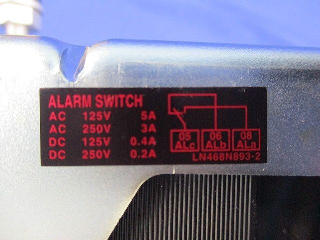 ノーヒューズブレーカ2P15A(カバー付)(アラームスイッチ付) NF63-CV