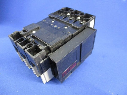 ノーヒューズブレーカ3P30A(アラームスイッチ付)(リード線端子台付) NF63-CV