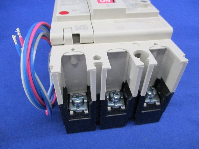 ノーヒューズブレーカー3P30A(アラームスイッチ無し) NF63-NCV