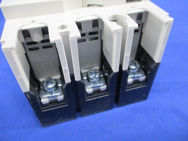 ノーヒューズブレーカー3P30A(アラームスイッチ無し) NF63-NCV