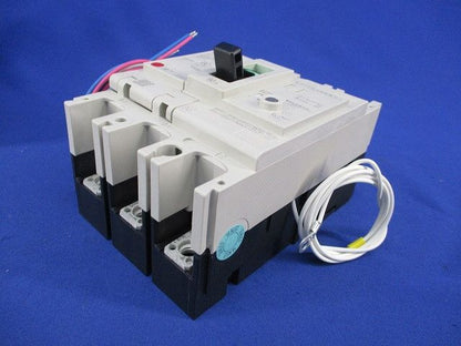 ノーヒューズブレーカ3P60A(中線欠線保護付)(アラームスイッチ無し) NF125-NCV