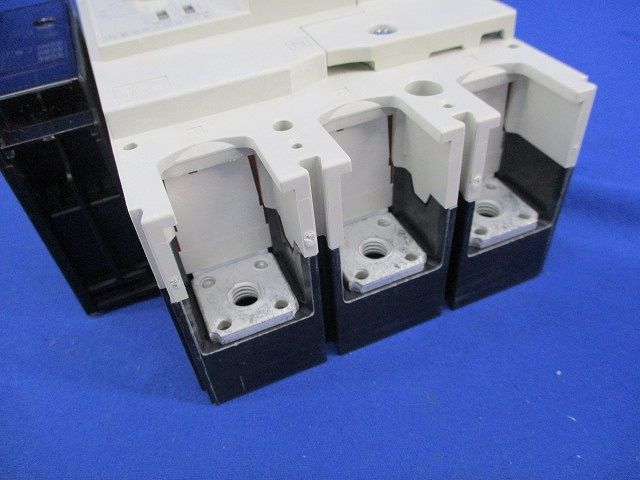 ノーヒューズブレーカ3P225A(リード線端子台付) NF250-NCVZ