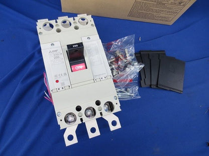 ノーヒューズブレーカ3P250A(アラームスイッチ無し) NF400-SW