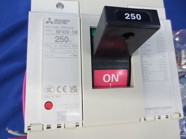 ノーヒューズブレーカ3P250A(アラームスイッチ無し) NF400-SW