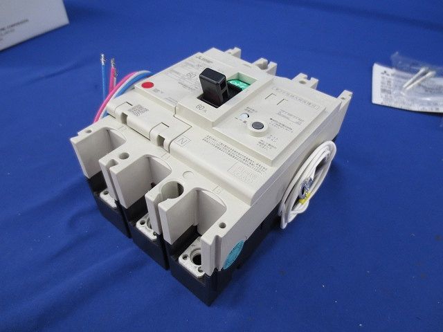 ノーヒューズブレーカ3P60A(アラームスイッチ付) NF125-NCV