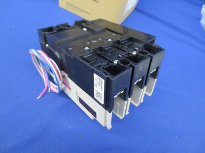 ノーヒューズブレーカ3P3E40A(単3中性線欠相保護,アラームスイッチ付) NF63-NCVZ