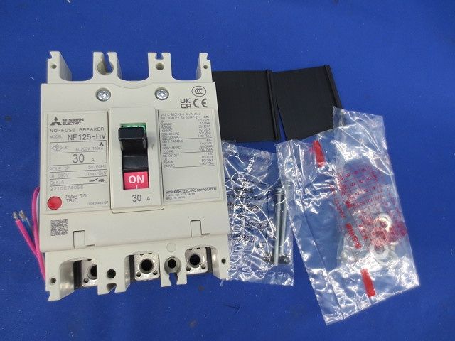 ノーヒューズブレーカ3P30A(アラームスイッチ無し) NF125-HV