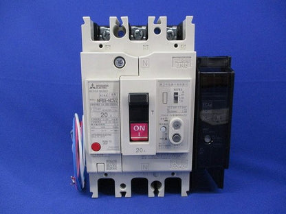 ノーヒューズブレーカ3P3E20A(アラームスイッチ付) NF63-NCVZ