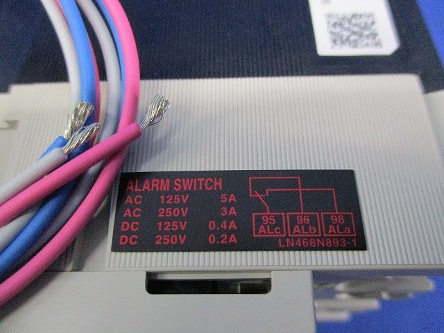 ノーヒューズブレーカ3P3E50A(アラームスイッチ付)(汚れ有) NF63-NCVZ