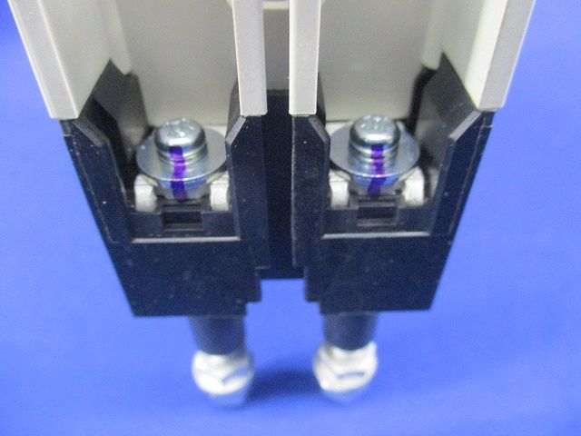 ノーヒューズブレーカ2P15A(アラームスイッチ付) NF63-HV