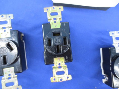 引掛埋込コンセントセット(混在4個入) WF2220K他