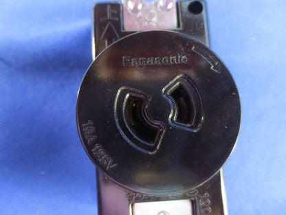 引掛埋込コンセントセット(メーカー混在5個入) WF2215K他