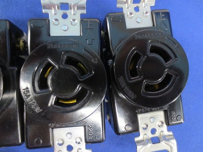 引掛埋込コンセントセット(メーカー混在5個入) WF2215K他