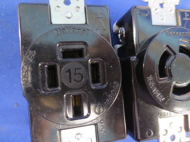 引掛埋込コンセントセット(メーカー混在5個入) WF2215K他