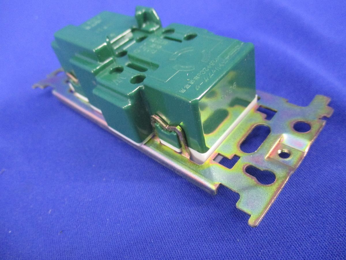 引掛埋込ダブルコンセント(10個入)(キズ･汚れ有)National WF2312