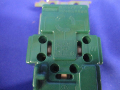 引掛埋込ダブルコンセント(10個入)(キズ･汚れ有)National WF2312