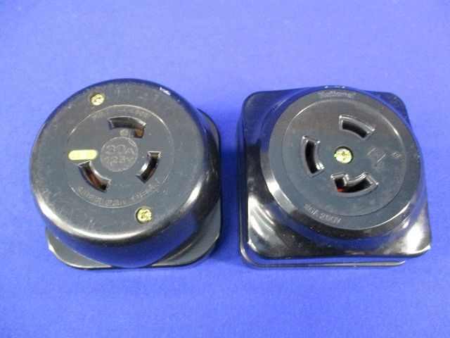 引掛露出コンセントセット(混在2個入)(キズ･汚れ有) WK2330他