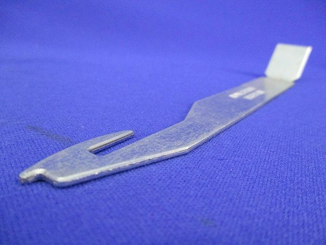 セルフロックバンド用支持金具(17個入) HSBDS1GN