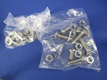 立上りカバー止め金具(ステンレス)(4組入) CVV7A1