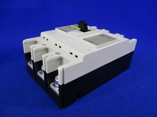 ノントリップスイッチ AC220V 225A 3P(キズ・汚れ有) NSR223-225