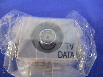 埋込高シールドテレビターミナル(新品未開封) WCS3614W