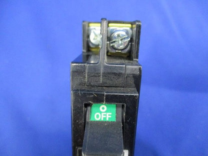 分電盤用コンパクトツイン オートブレーカ2P1E20A(2個入)(キズ・汚れ有) F52CN