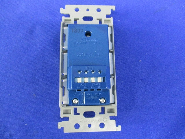にぎり釦専用埋込コンセント WTF44994