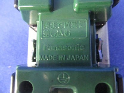 埋込アースターミナル付接地ダブルコンセント 金属枠付 マットブラック WTL11323MB