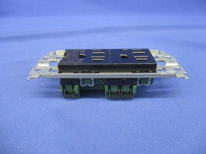 埋込アースターミナル付接地ダブルコンセント 金属枠付 ブラック WTL11323B