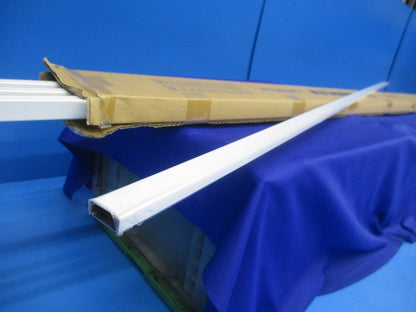 A型メタルモール2ｍ(4本入)(ホワイト) S1202