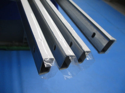 A型メタルモール2ｍ(4本入)(ホワイト) S1202