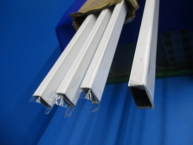 A型メタルモール2ｍ(4本入)(ホワイト) S1202