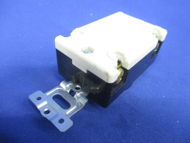 接地2P20A引掛埋込コンセント(5個入)(キズ・汚れ有) WF2520