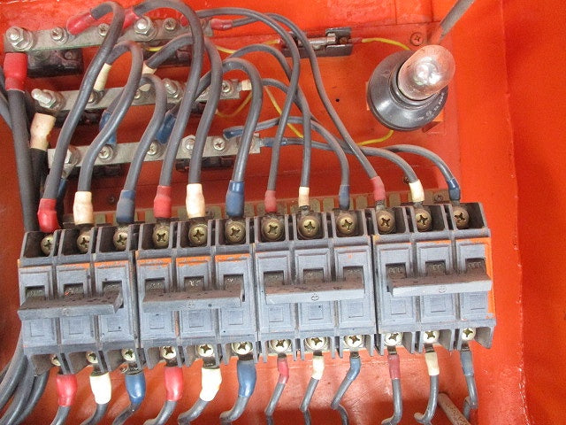 仮設用キャビネット 動力分電盤125A 鉄製 オレンジ(ジャンク品) GB-123EA他