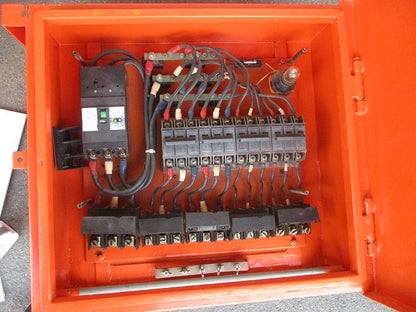 仮設用キャビネット 動力分電盤125A 鉄製 オレンジ(ジャンク品) GB-123EA他