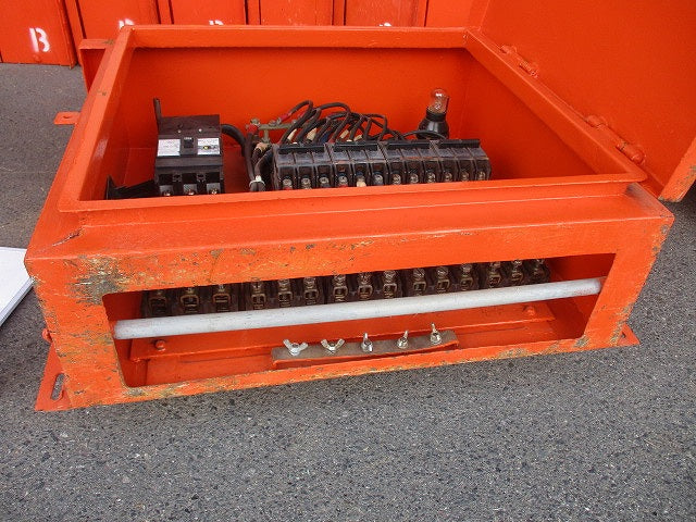 仮設用キャビネット 動力分電盤125A 鉄製 オレンジ(ジャンク品) GB-123EA他