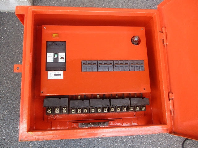 仮設用キャビネット 動力分電盤125A 鉄製 オレンジ(ジャンク品) GB-123EA他