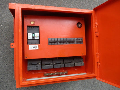 仮設用キャビネット 動力分電盤125A 鉄製 オレンジ(ジャンク品) GB-123EA他