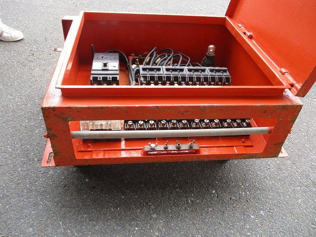 仮設用キャビネット 動力分電盤125A 鉄製 オレンジ(ジャンク品) GB-123EA他