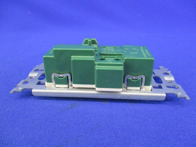 引掛埋込ダブルコンセント(3個入)(ミルキーホワイト)(傷・汚れ有) WF2312