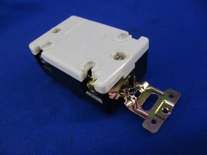 引掛埋込コンセント(5個入)(キズ・汚れ有)National WF2320K