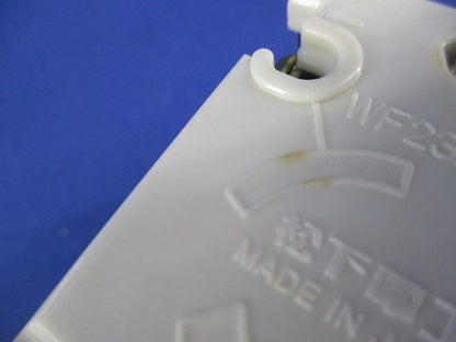 引掛埋込コンセント(5個入)(キズ・汚れ有)National WF2320K