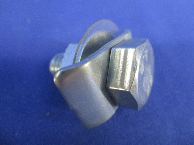 本体下向き器具取付金具(傷・汚れ有)(40個入) DC305B