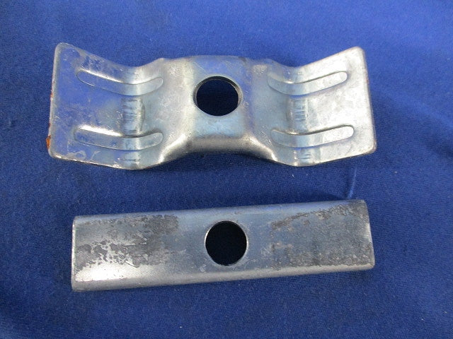 サドルック 電線管振れ止め金具(16個入)(キズ・汚れ有) SP1