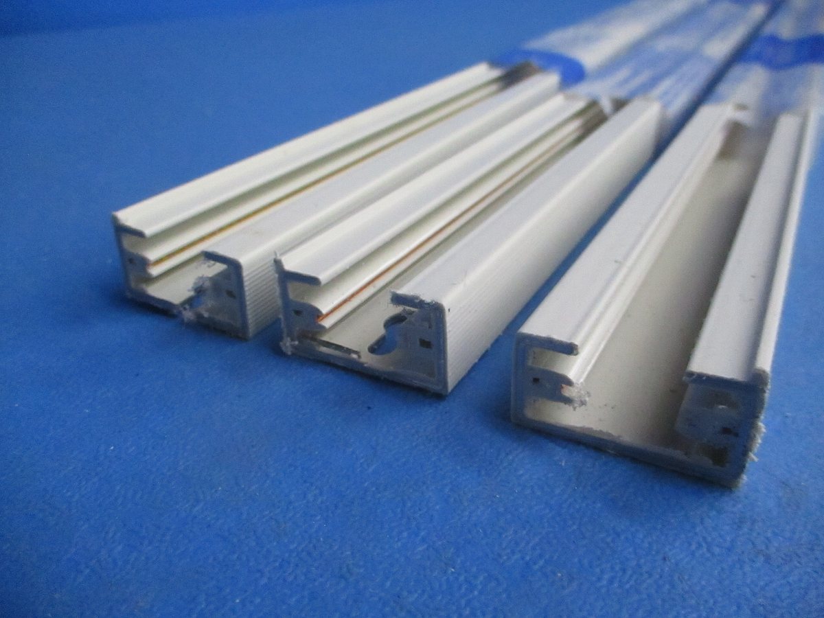 配線ダクト本体(切断品1m×3個入)(オフホワイト) DH0212
