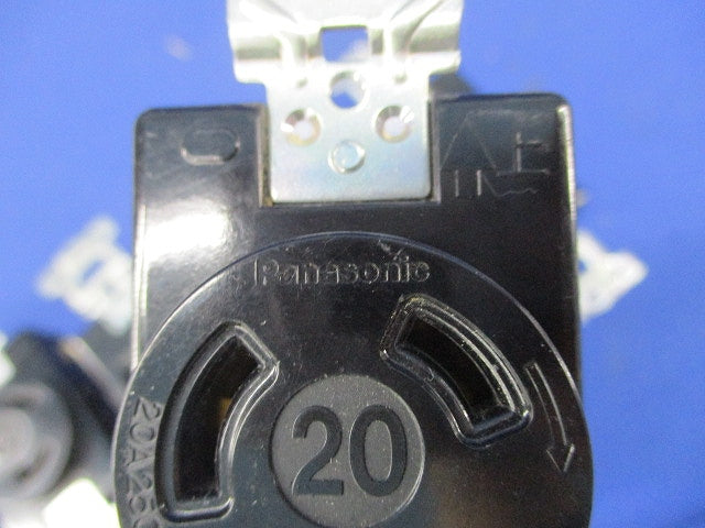 接地2P20A引掛埋込コンセント(5個入) WF2520