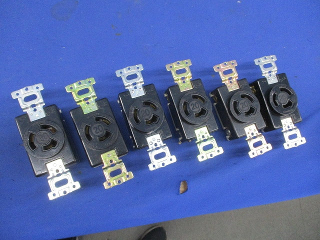 引掛埋込コンセント(6個入)(キズ・汚れ有) National WF2320K