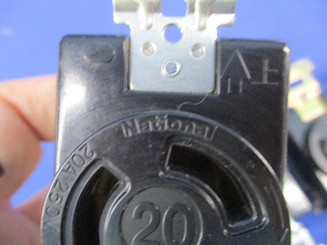 引掛埋込コンセント(6個入)(キズ・汚れ有) National WF2320K