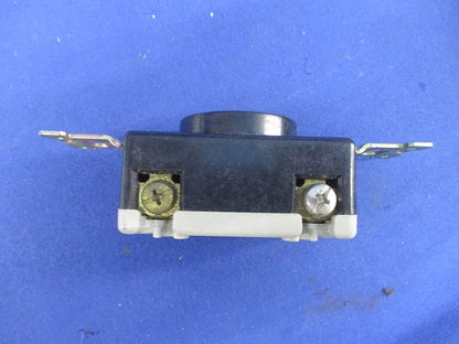 引掛埋込コンセント(6個入)(キズ・汚れ有) National WF2320K