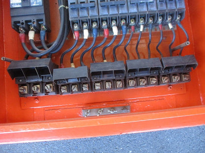 仮設用キャビネット 動力分電盤125A 鉄製 オレンジ(ジャンク品) GB-123EA他